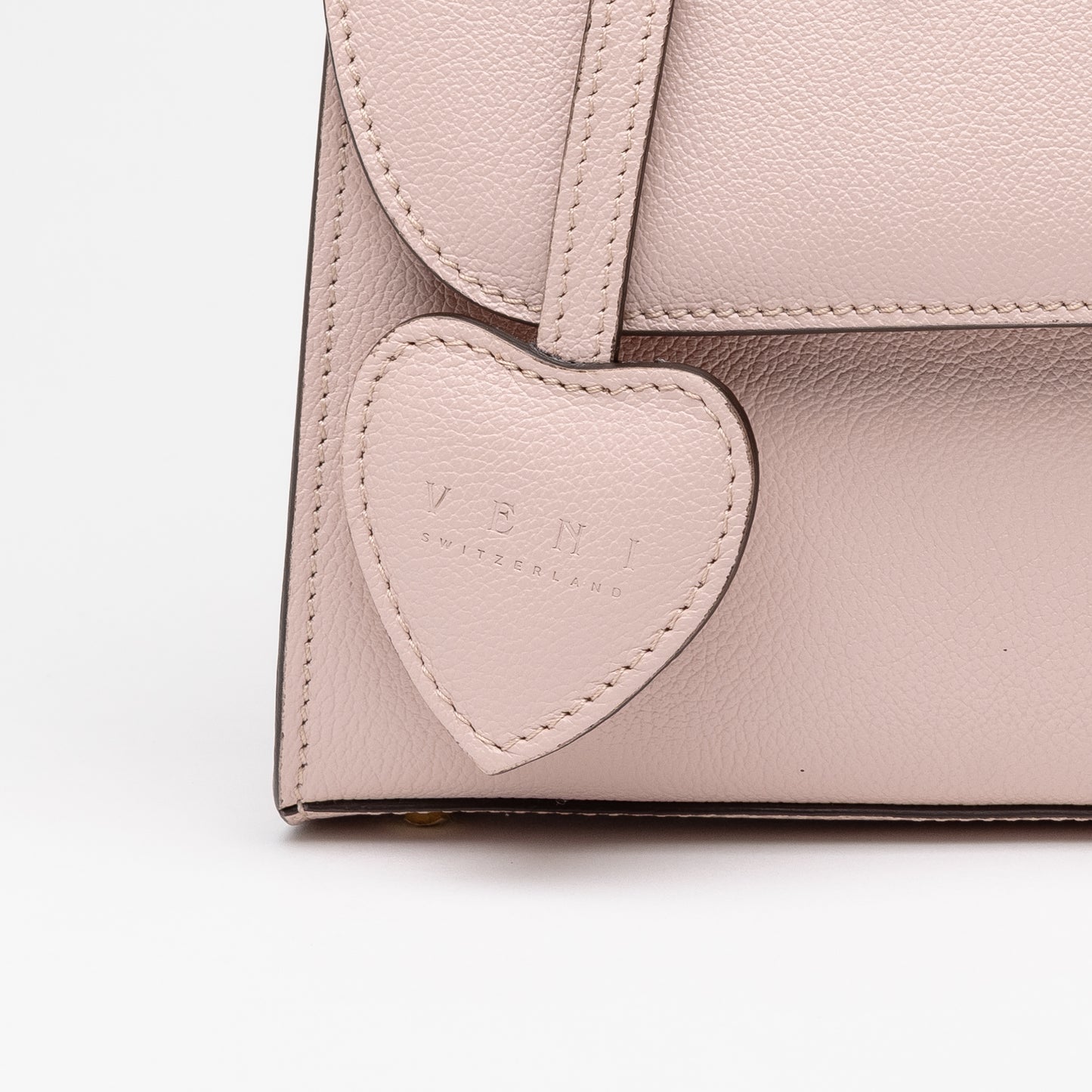 Veni Heart-shape Charm