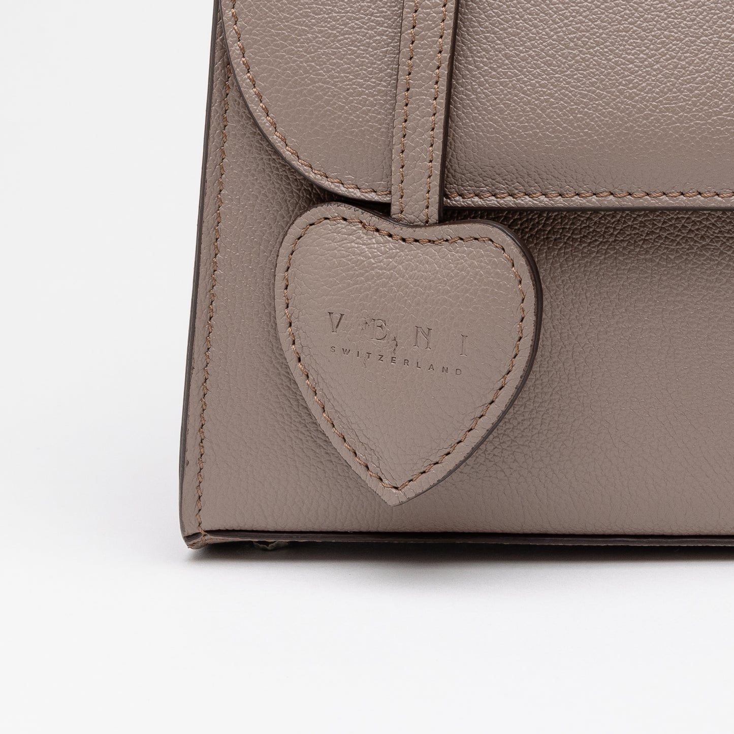 Veni Heart-shape Charm