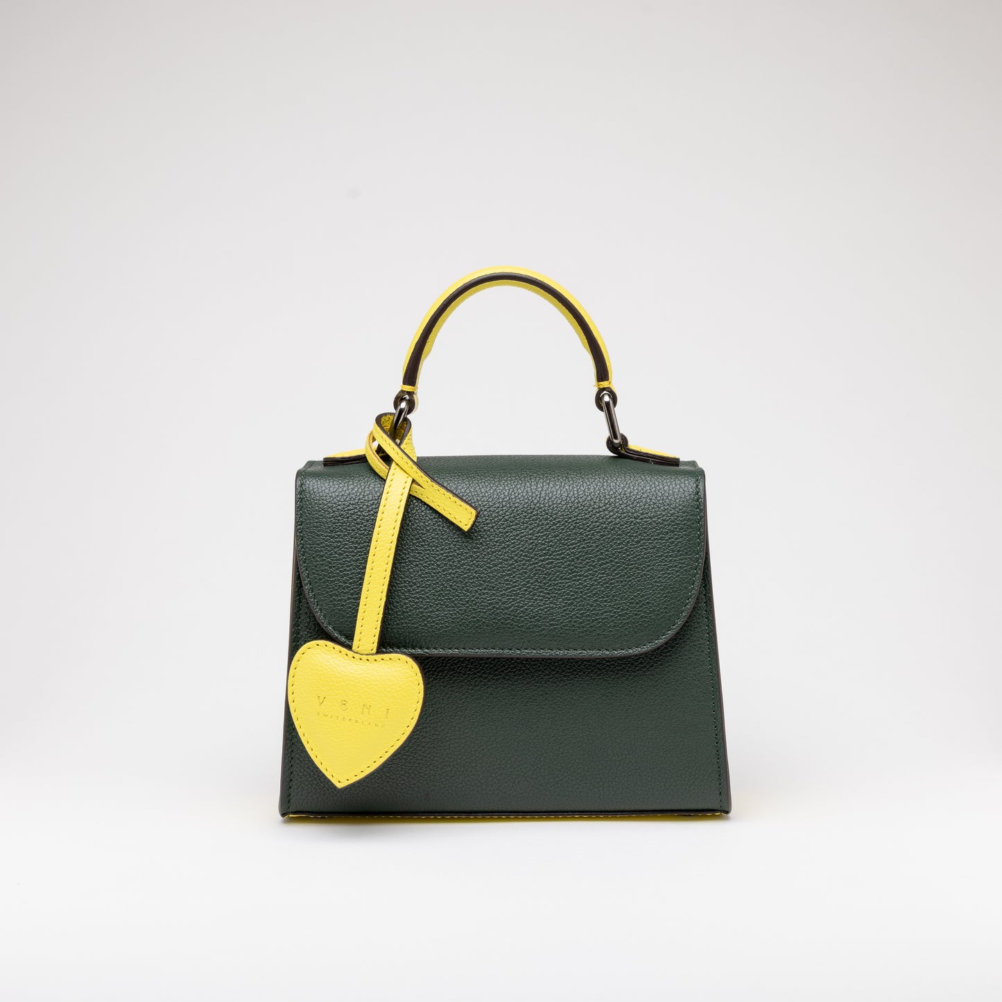 Veni Heart-shape Charm