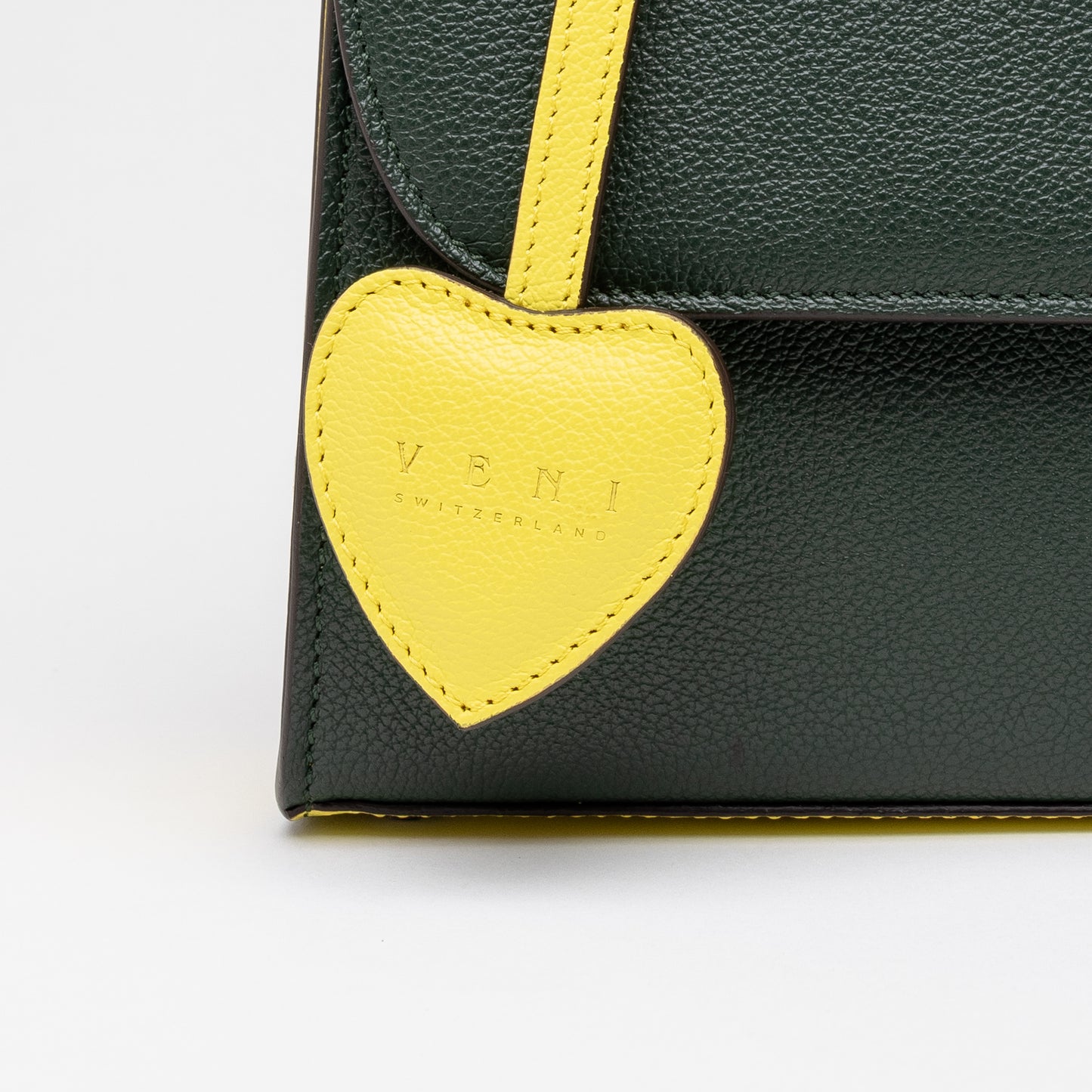 Veni Heart-shape Charm