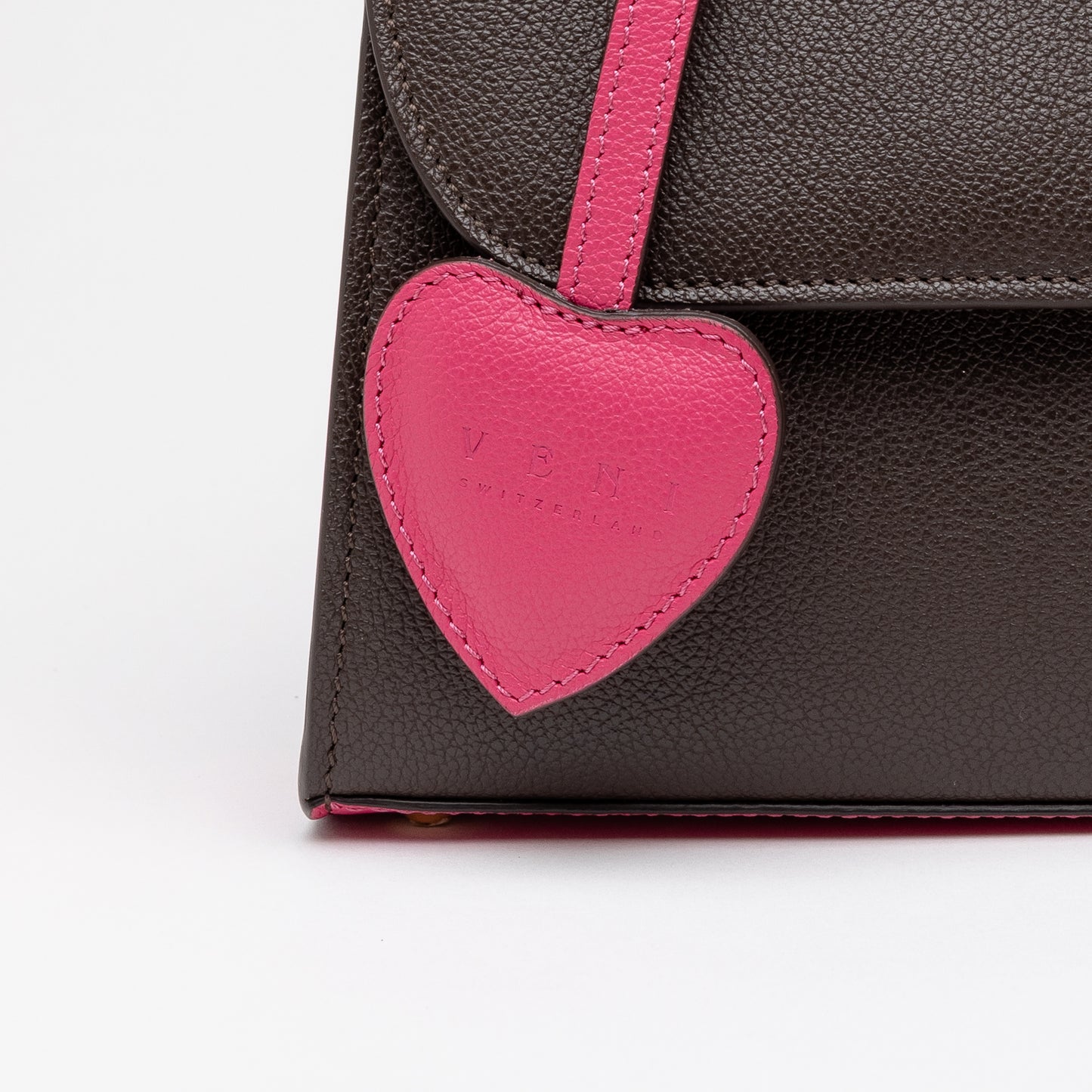 Veni Heart-shape Charm